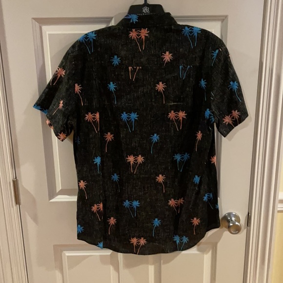 Men’s large button-down Hawaiian shirt black and gray - Picture 6 of 8